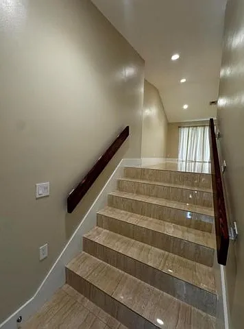 5520 Coach House Cir — Photo 13