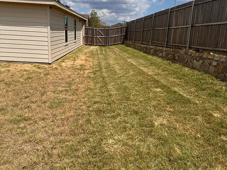 8408 Hollow Bend St — Photo 10