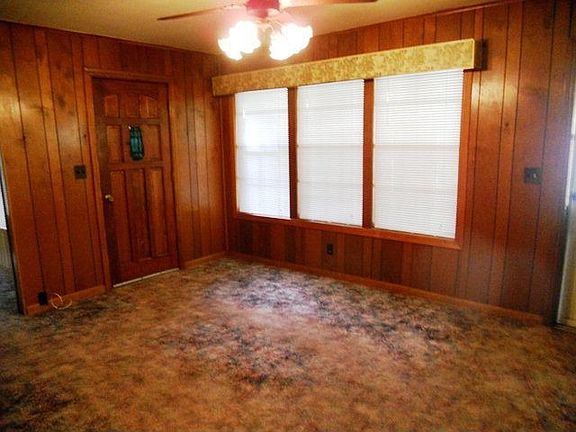 2nd image of 601 Vine Dr