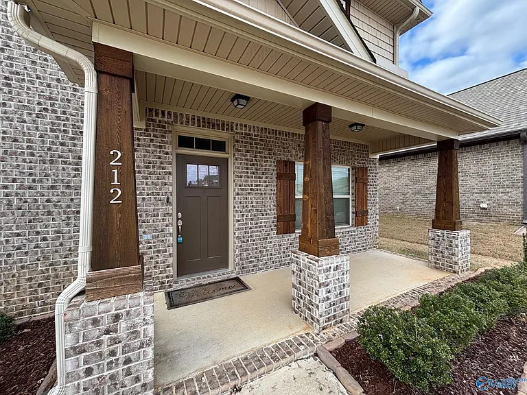 212 Oracle Cir — Photo 2