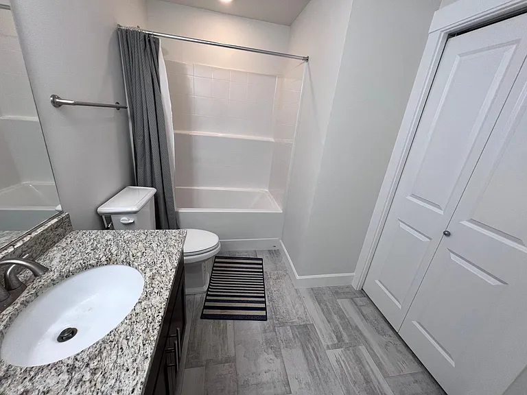 22300 SE 43rd Pl — Photo 47