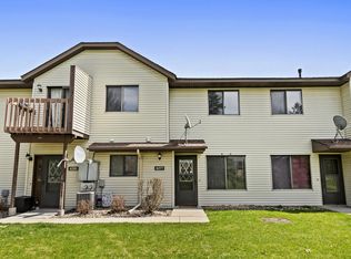 4277 Parkview Ct, Vadnais Heights, MN 55127