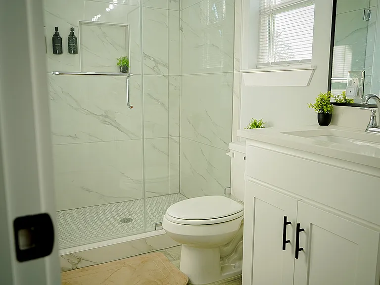 2451 Macon St — Photo 12