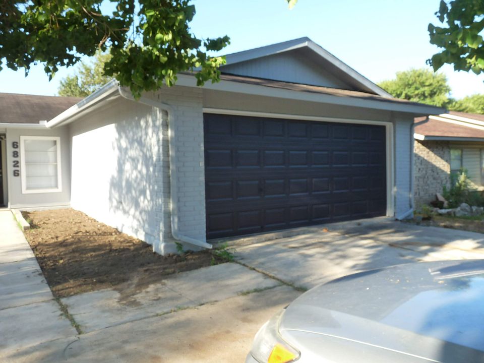 1st image of 6826 Avila