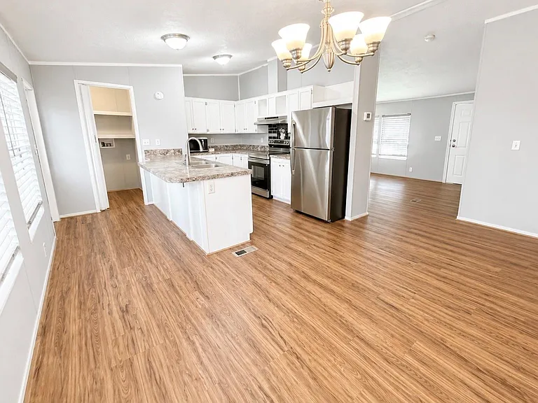 33114 McKinley Cir — Photo 13