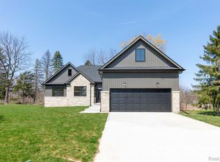 35594 Forestville St, Farmington Hills, MI 48331
