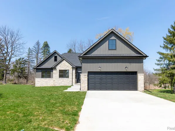35594 Forestville St, Farmington Hills, MI 48331