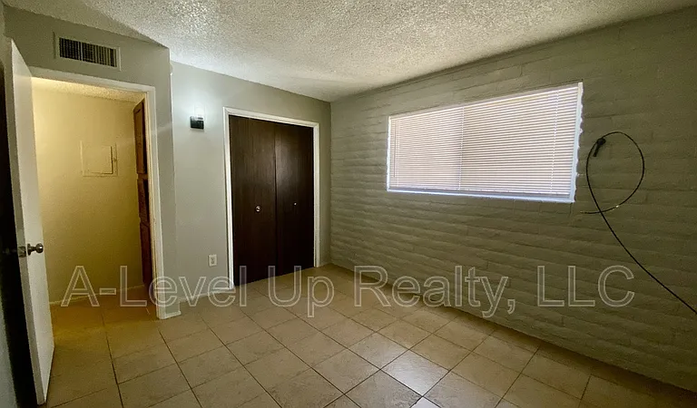 1838 S Rosemont Ave — Photo 12