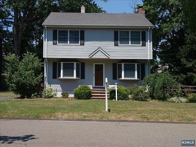 1st image of 528 Roosevelt Ave