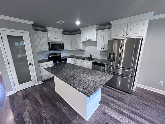 5th image of 27 Kasidyann Ct