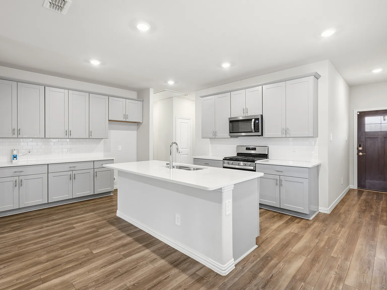 3 bed, 1551 sqft, $2,150 — Photo 4
