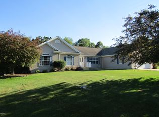 142 Meadowlark Dr, Ionia, MI 48846