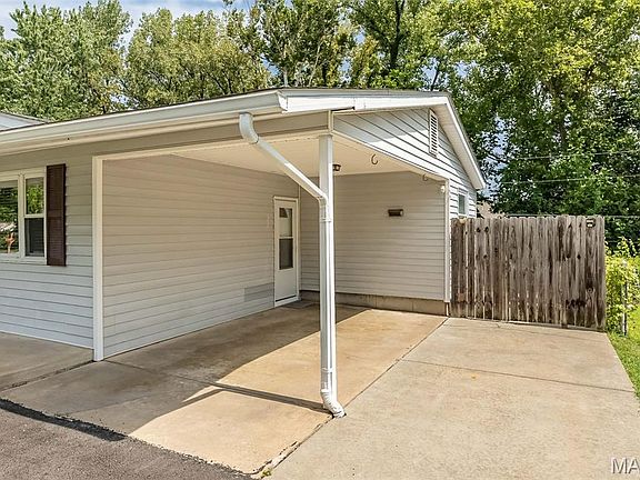 4th image of 2022 Dawson Dr