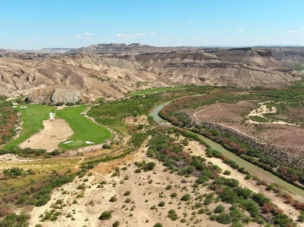 4 Riverview St, Terlingua, TX 79852