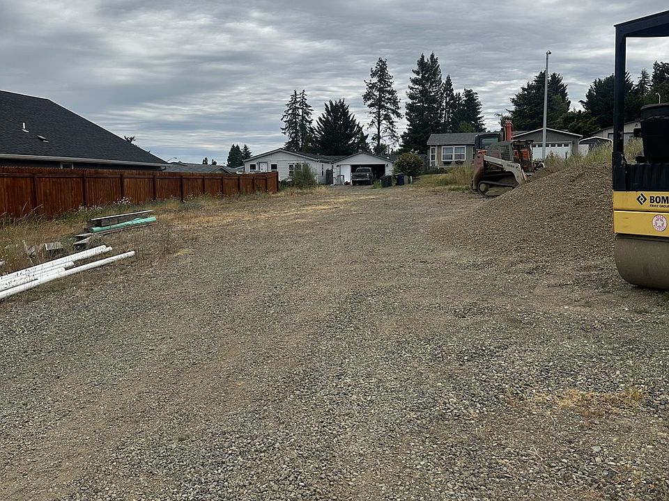 1st image of 658 Boulder Loop
