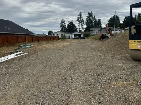 658 Boulder Loop, Creswell, OR 97426