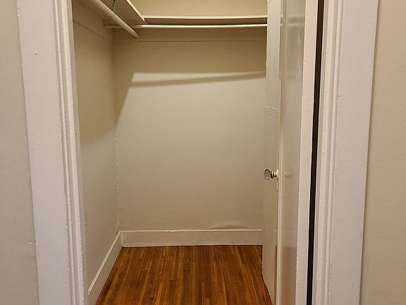 4th image of 935 Pine St APT 1