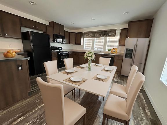 2nd image of 2041 SE Four Seasons Dr