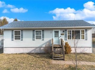 111 Finnamore St, Oromocto, NB E2V2R5