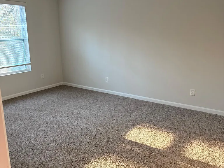 117 Azure Dr — Photo 8
