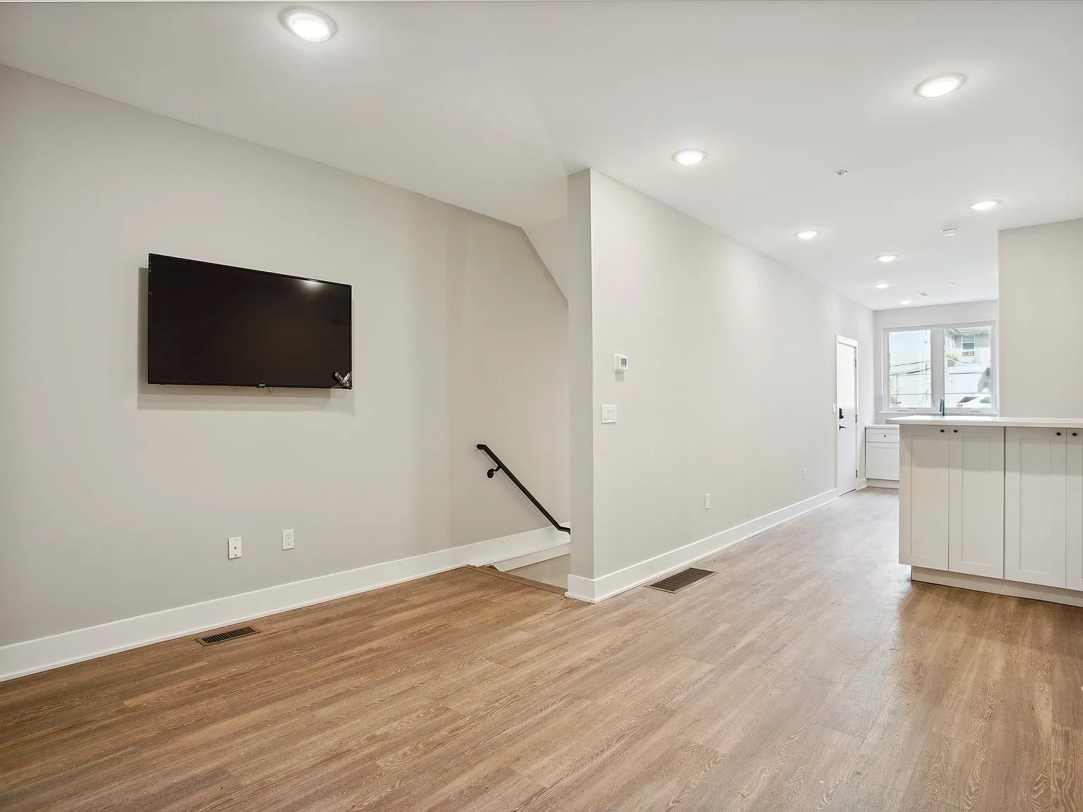 1618 N Sydenham St — Photo 1