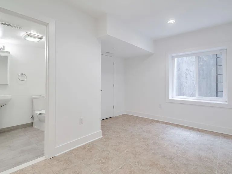 326 Fairmount Ave — Photo 27