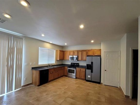 3rd image of 2312 Scissortail Ct