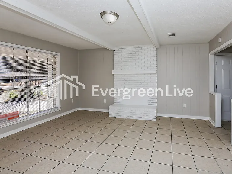 4954 Hanging Oak Dr — Photo 3