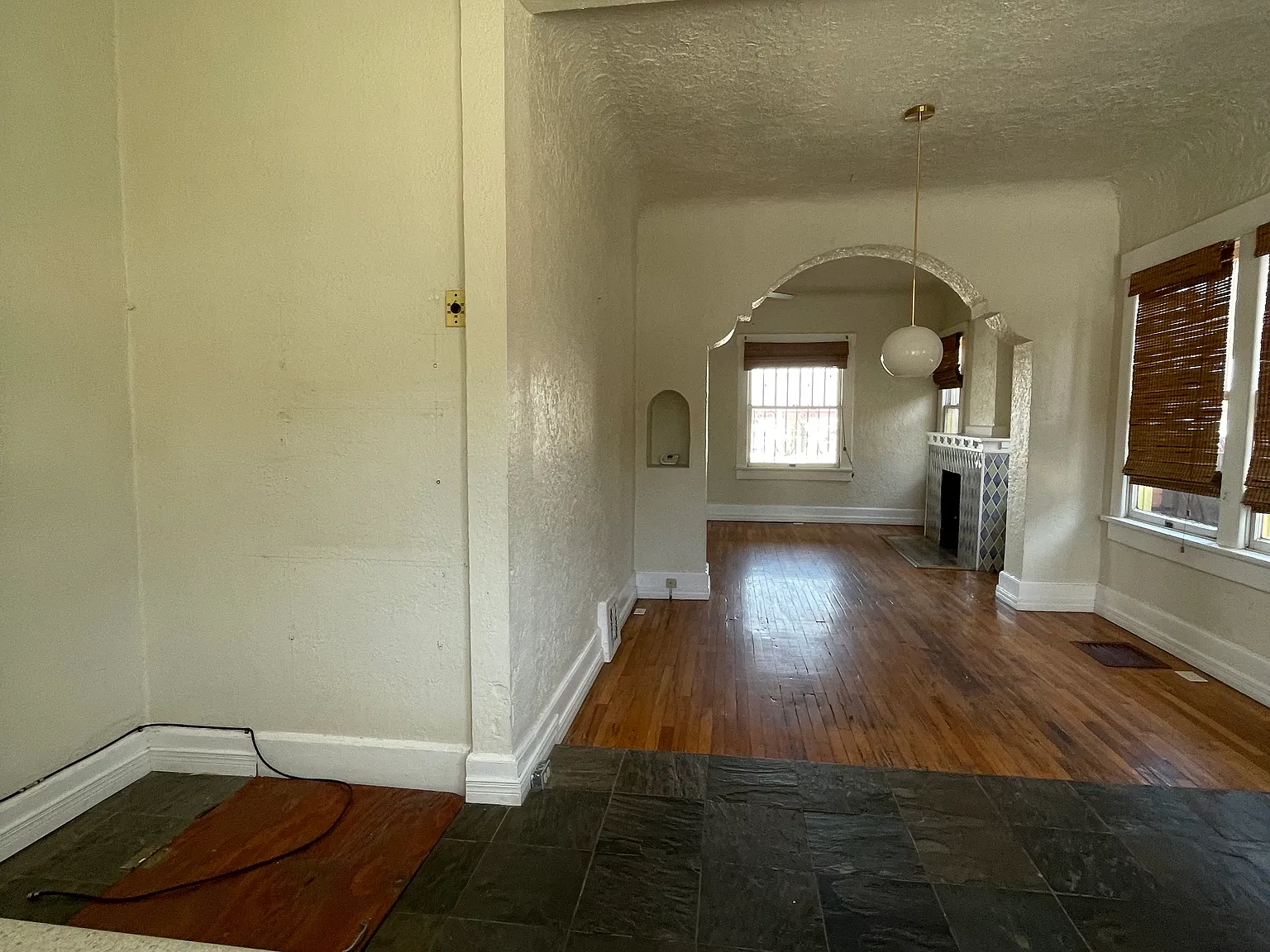 2 bed, 750 sqft, $1,150 — Photo 2