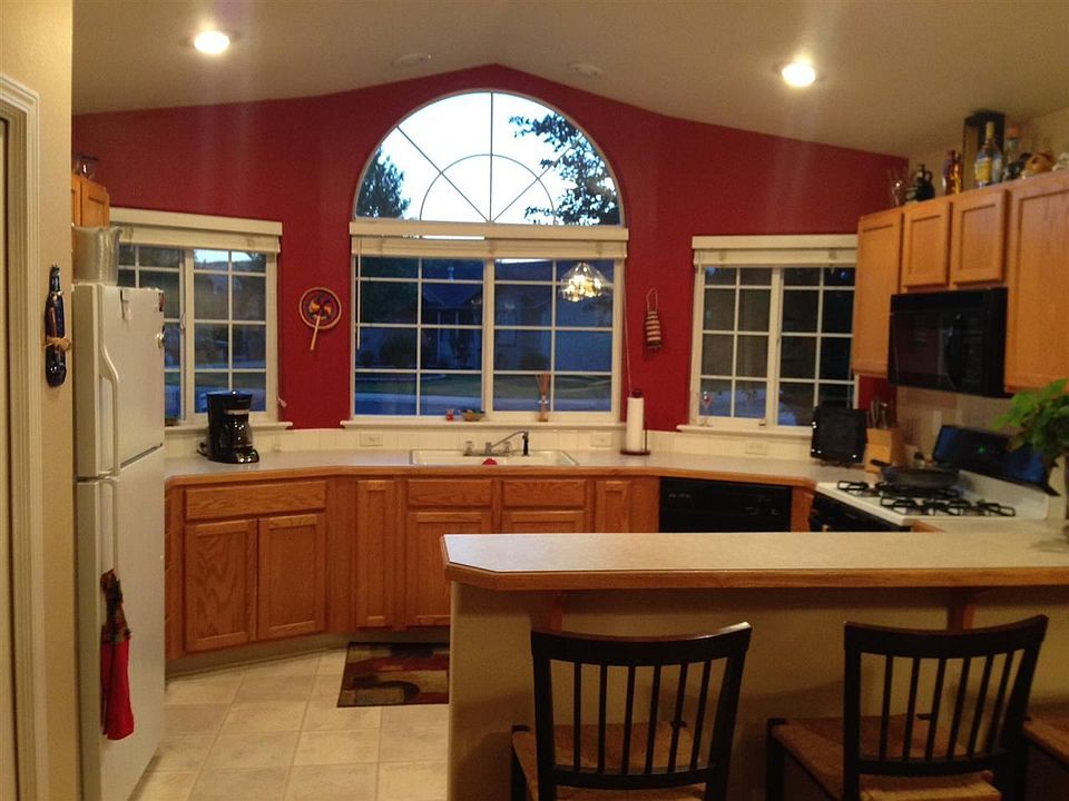 2nd image of 6427 N Waterlilly Pl