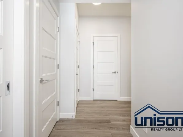 80 Greenbriar Pl NW #3103, Calgary, AB T3B 6J4