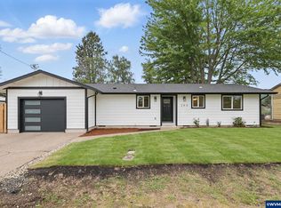 204 Maddox Ave, Amity, OR 97101