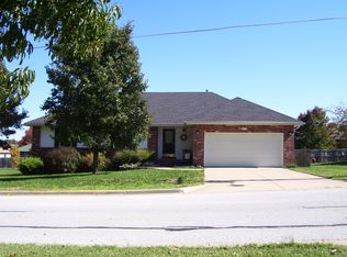 1002 N 14th Ave, Ozark, MO 65721