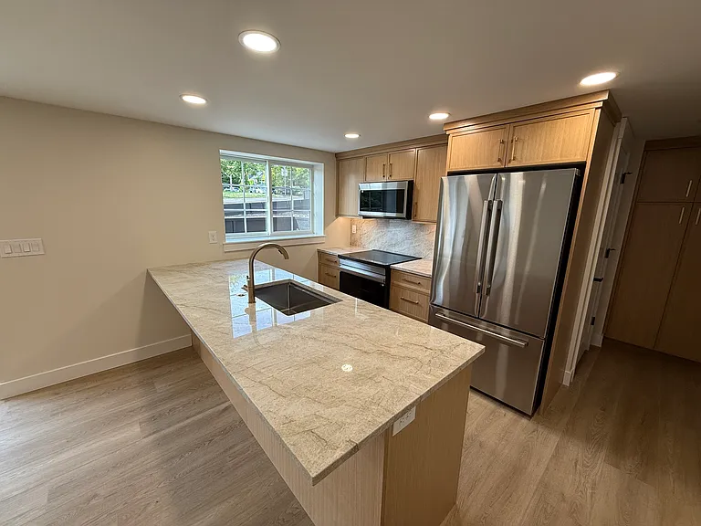 1536 S 1400 E — Photo 19
