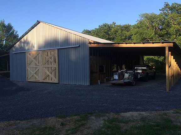 20' overhang on each side