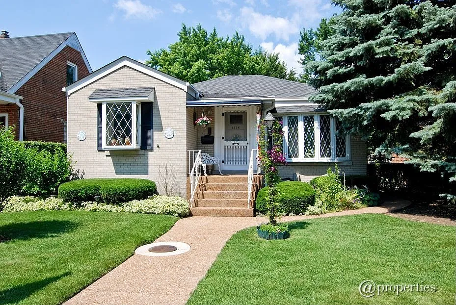8114 Kolmar Ave photo 1