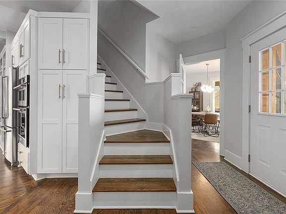 4th image of 1401 Woodbury Ln