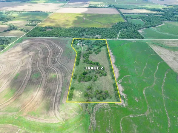 1425 110th #2, Peabody, KS 66866
