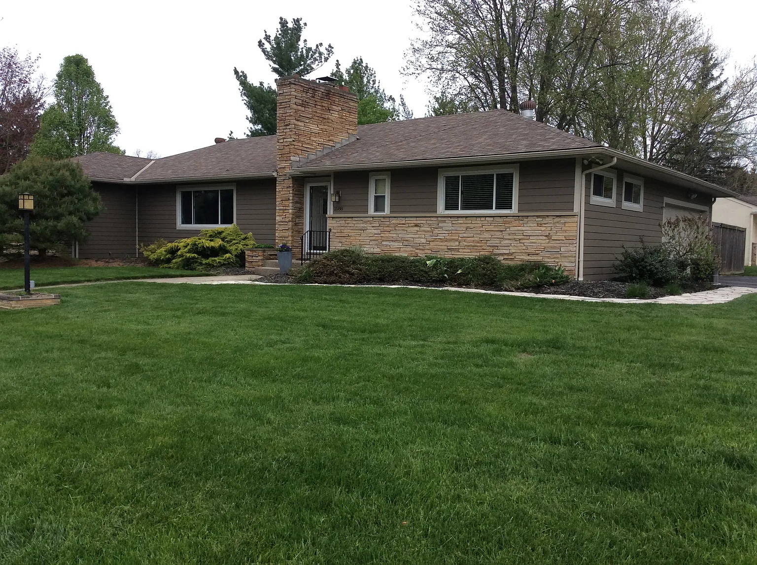 2588 Donna Dr photo 1
