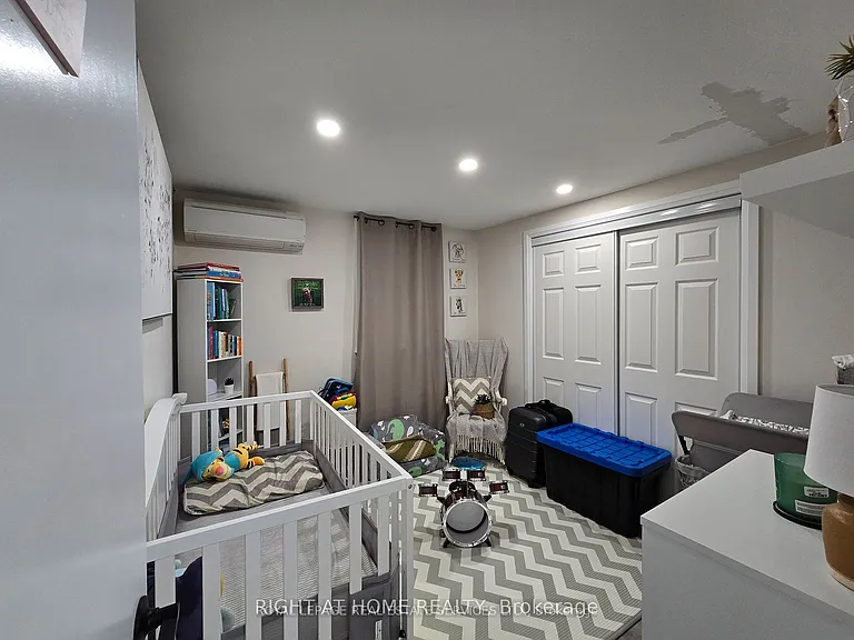 18 Ewing St #2 — Photo 12