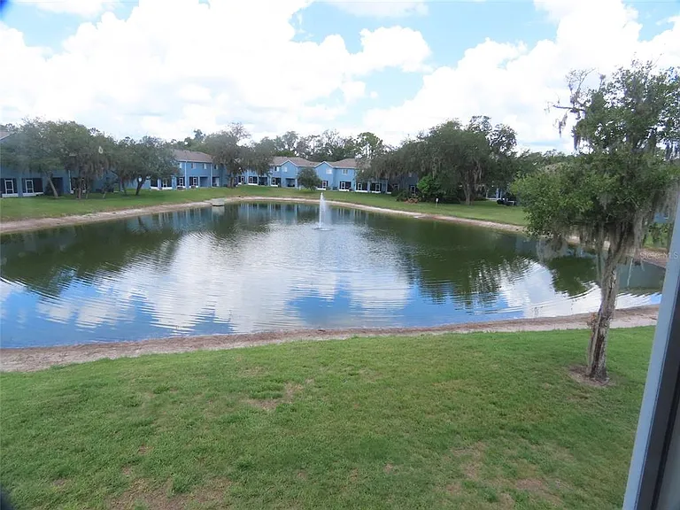 427 Wilton Cir — Photo 17
