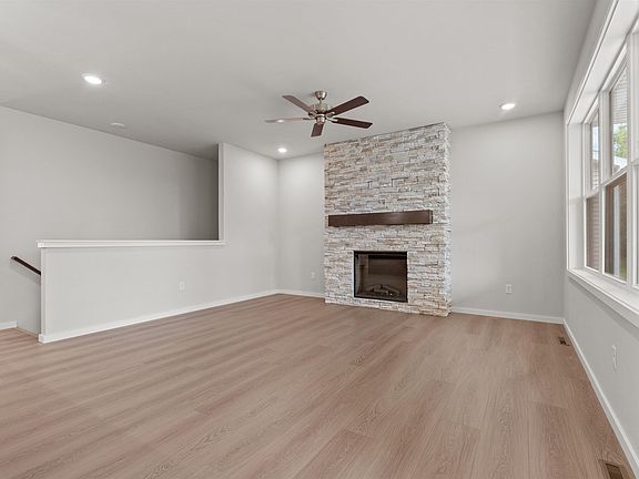 3rd image of 3764 Callalilly Ln
