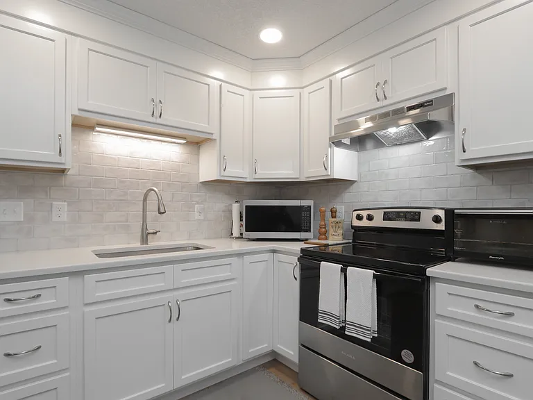 159 Redfern Dr #2 — Photo 5