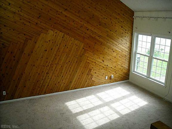 4th image of 1410 Dighton Ct