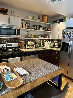 Rented by FLATS & PADS LLC | media 8