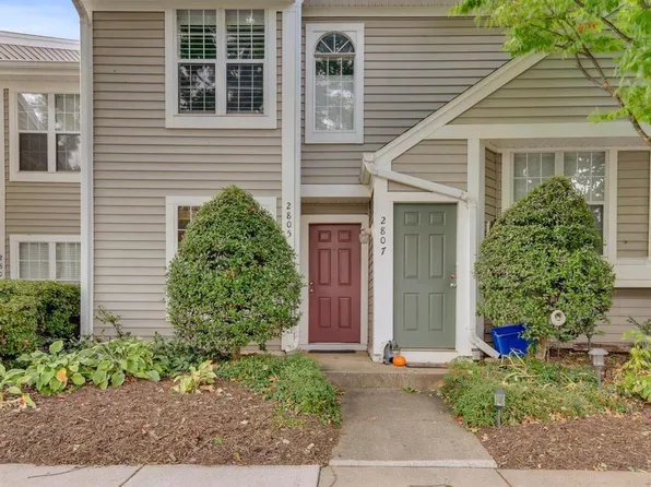2805 Yarling Ct, Falls Church, VA 22042