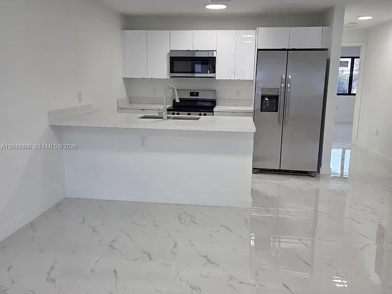 2729 NW 44th St #2729 — Photo 3