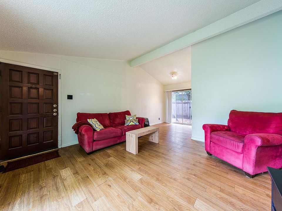 1st image of 1902 Westridge Dr #A