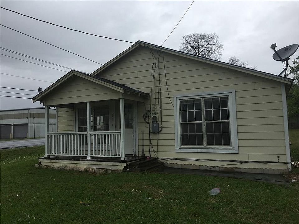 1st image of 100 Avenue D