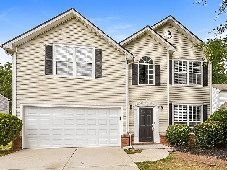7050 Silver Bend Overlook — Photo 1